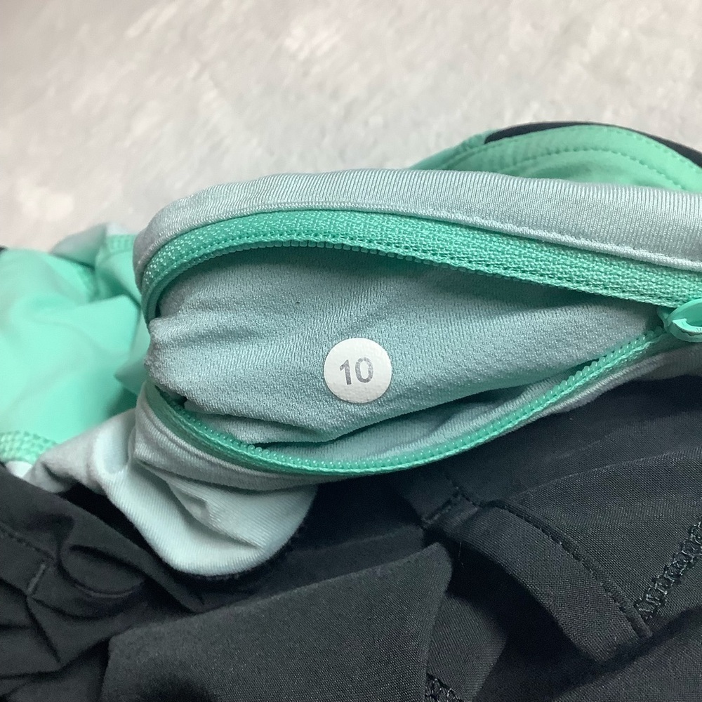 Lululemon Women’s Athletic Shorts Size 10 Black / Mint Green - Picture 3 of 8